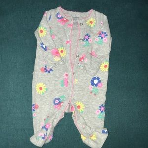 New born long sleeve bodysuit. Carters.